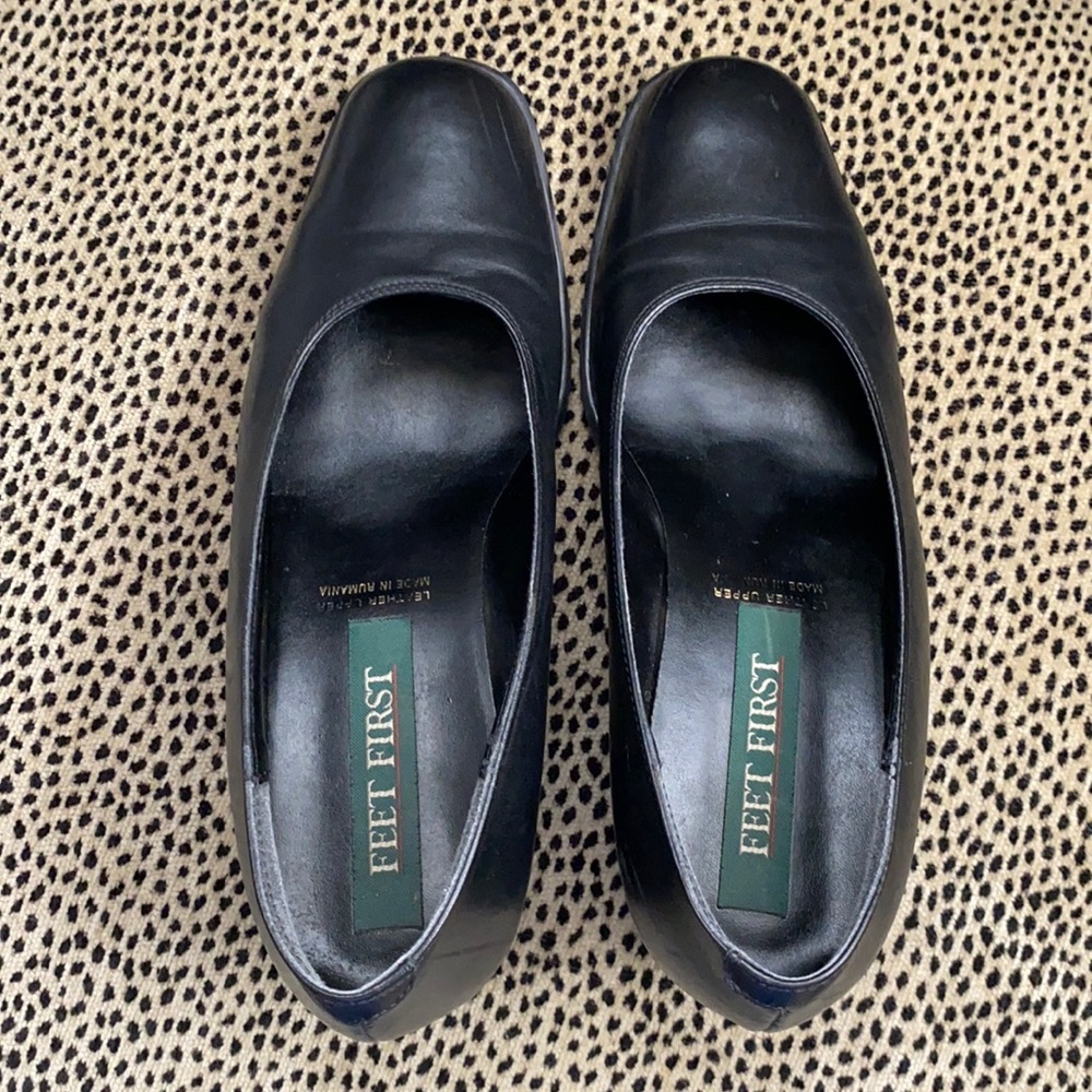Feet First Shoes - Picture 3 of 6